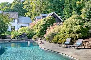 Al Pacino, Orson Welles, Angelina Jolie. The Rich and Famous Seek a Haven in This Enclave Outside NYC.