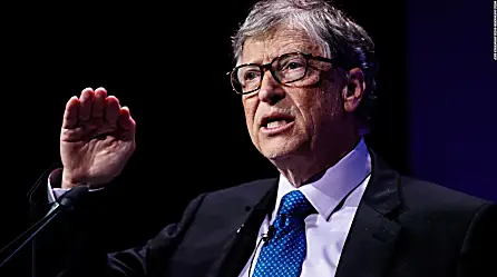Entérate lo que dice Bill Gates sobre las teorías conspirativas que tratan de demonizar su ayuda para combatir la pandemia | Video