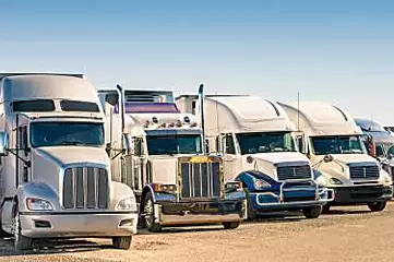 Work Abroad in 2021: Truck Driver Salary in the USA Might Surprise You