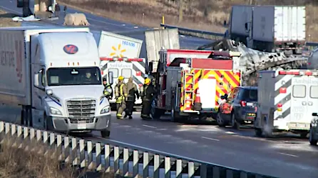 Mira este choque múltiple por carretera helada en Wisconsin | Video