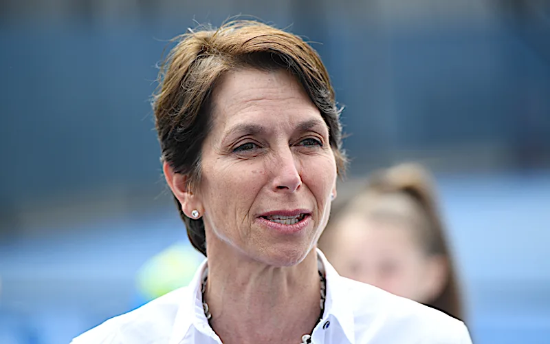 Η Virgin Australia επανεμφανίζεται και στοχεύει να ξαναρχίσει, να τοποθετηθεί μεταξύ προγραμματισμένων και χαμηλού κόστους εταιρειών