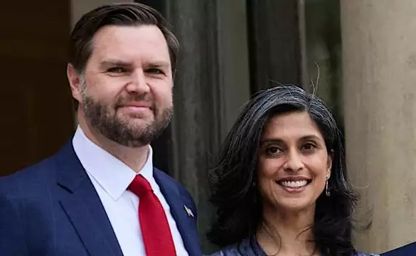 J.D. Vance, sa femme Usha au cœur d’un mystère qui interroge : “C’est incompréhensible” J.D. Vance, sa femme Usha au cœur d’un mystère qui interroge : “C’est incompréhensible”