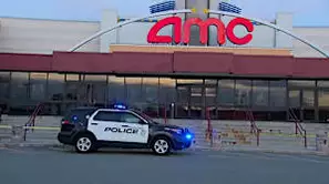 Madre en EE.UU. describe lo que sucedió en el cine donde sus tres hijas fueron apuñaladas