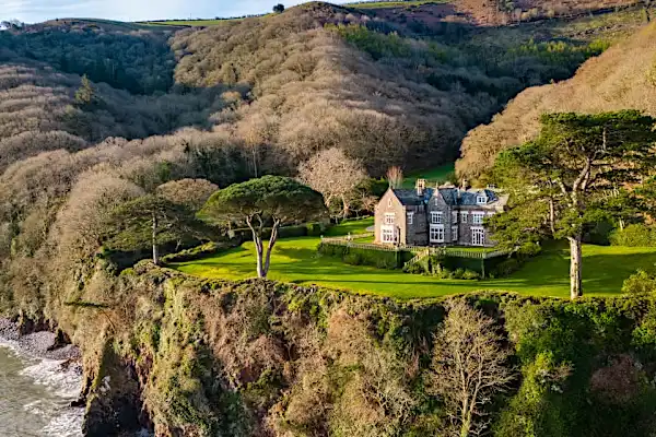 A Cliffside Mansion Asking £7 Million Has One of the Longest Driveways in England—at 2.5 Miles