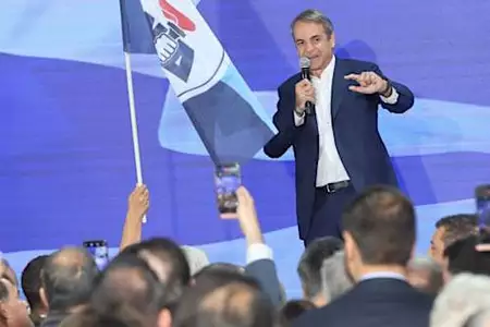 Τα «καλάθια αυτοδυναμίας» Μητσοτάκη, η αδιαφορία για Σαμαρά και τα μηνύματα σε «αλαζόνες»