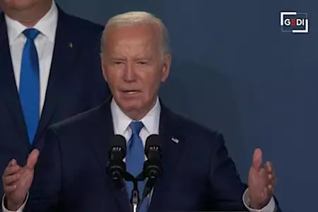Trump come Biden, confonde Zelensky con Putin: la gaffe in conferenza stampa