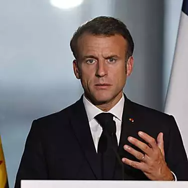Ο Γάλλος Μακρόν λέει ότι το πραξικόπημα του Νίγηρα είναι «παράνομο» και «επικίνδυνο» για την περιοχή Σαχέλ