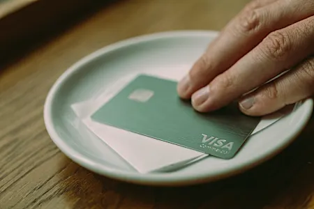 Avoid the worst expense practices with corporate cards and smart controls
