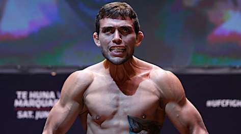 Un conductor de Uber asesina por la espalda a un exluchador de la UFC