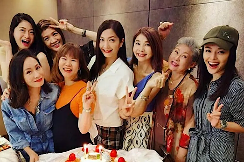 Actress Huang Biren celebrates birthday with other Singapore actresses