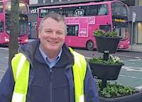 COVID-19: Ο οδηγός λεωφορείου που πήρε παράκαμψη, ώστε η γυναίκα να μπορούσε να επισκεφτεί τη μαμά στο σπίτι φροντίδας επιμένει «Δεν είμαι ήρωας»