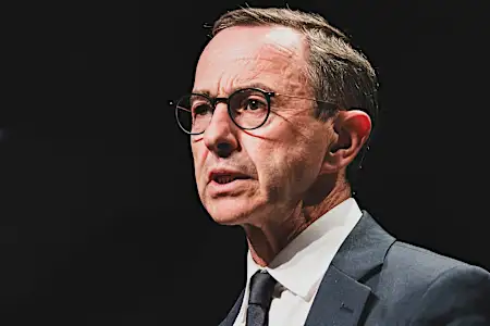 "Une lâcheté insondable": Bruno Retailleau fait part de son "indignation" après la découverte de têtes de cochon devant des mosquées