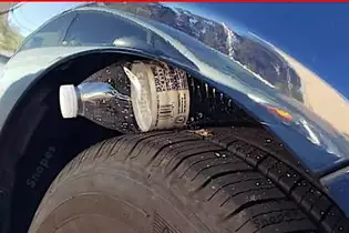 [Pics] Always Put a Plastic Bottle on Your Tires when Parked, Here's Why
