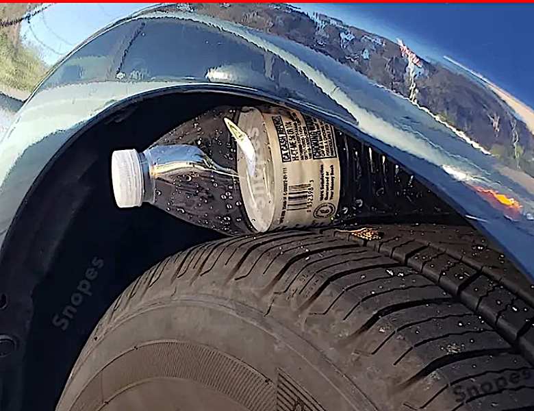 [Pics] Always Put a Plastic Bottle on Your Tires when Parked, Here's Why