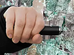 זה המכשיר החדש שמשלב 7 אמצעי חירום שונים לרכב ועשוי להציל חיים!