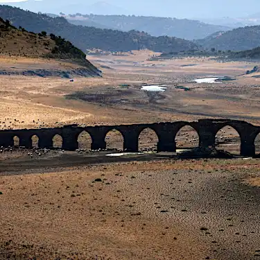 Η έντονη ξηρασία στην Ισπανία αποκαλύπτει βυθισμένα μνημεία