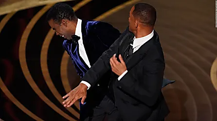 Will Smith golpea a Chris Rock en gala del Oscar 2022 | Video