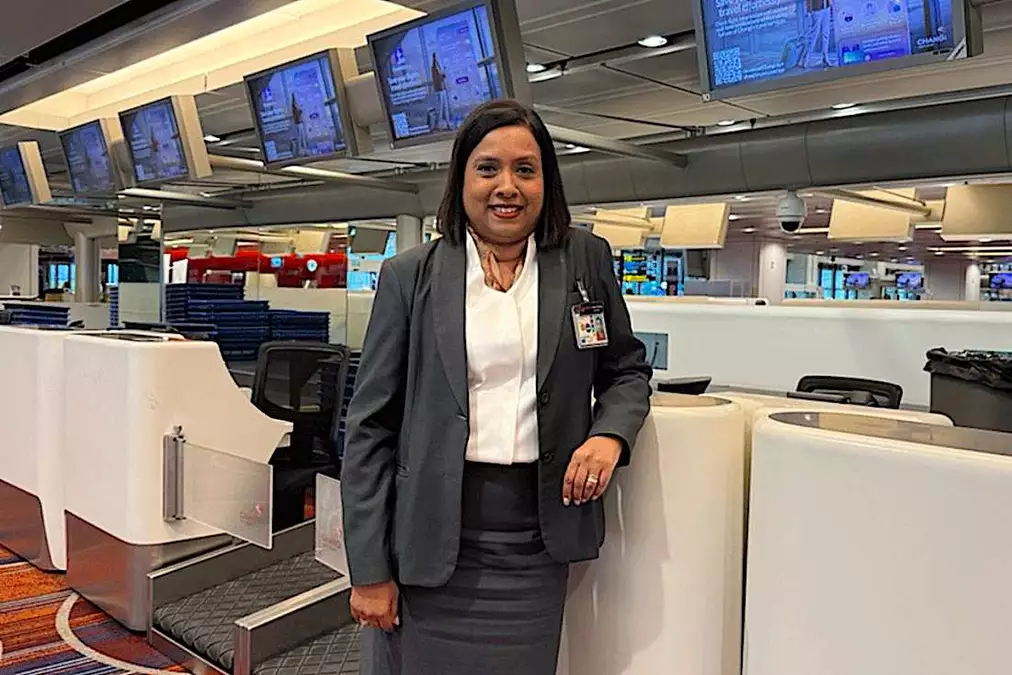 How She Turns Airport Stress Into Human Moments