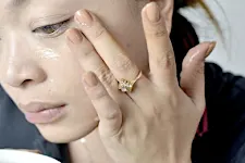 O segredo asiático de R$ 17,77 que obriga a pele a não ter rugas