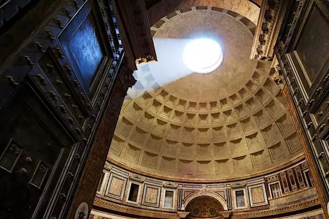 Perchè non piove nel Pantheon? L'ingegnosa trovata architettonica