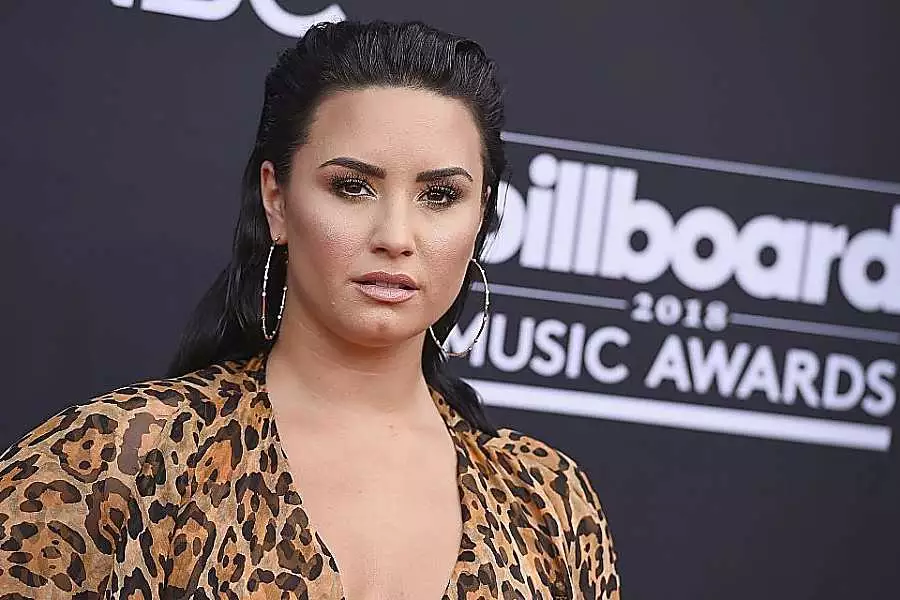 Demi Lovato apologizes after visiting, praising Israel