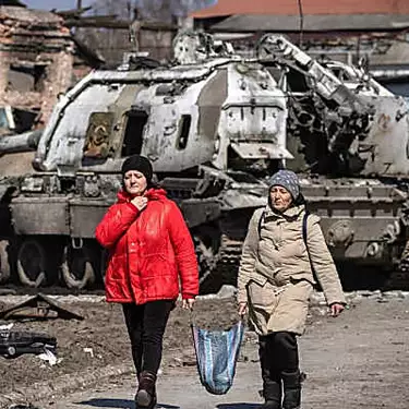 Οι Ρώσοι αφήνουν πίσω τους συντρίμμια, πείνα στην πόλη Trostyanets της Ουκρανίας