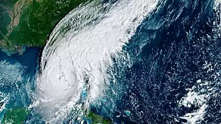 Meteorólogo explica por qué se desvió la trayectoria del huracán Ian