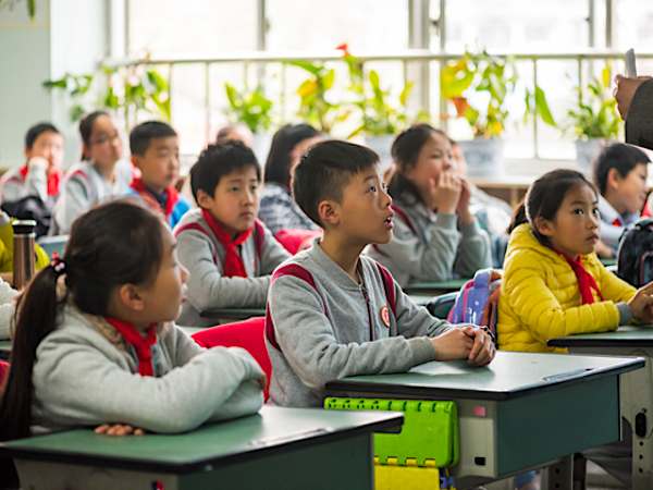 中国の子供、宿題に3時間で世界の3倍　深刻な睡眠不足　親も疲弊