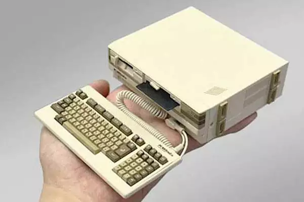 ホビーパソコン名機「PC-8801mkⅡSR」　手のひら大に　来春めど3万円で発売　電波新聞社