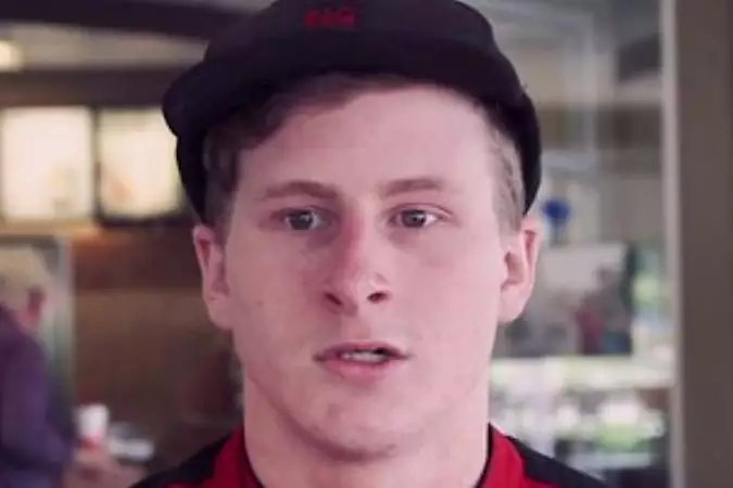 [Pics] Man Orders Pizza Every Day for 10 Years Until Employees Realize Something