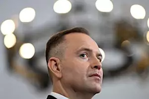 Ο Ζελένσκι της Ουκρανίας στην Πολωνία για την πρώτη συνάντηση με τον εθνικιστή πρόεδρο Ο Ζελένσκι της Ουκρανίας στην Πολωνία για την πρώτη συνάντηση με τον εθνικιστή πρόεδρο