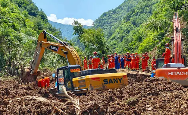 China landslide leaves at least five dead with 12 more trapped China landslide leaves at least five dead with 12 more trapped