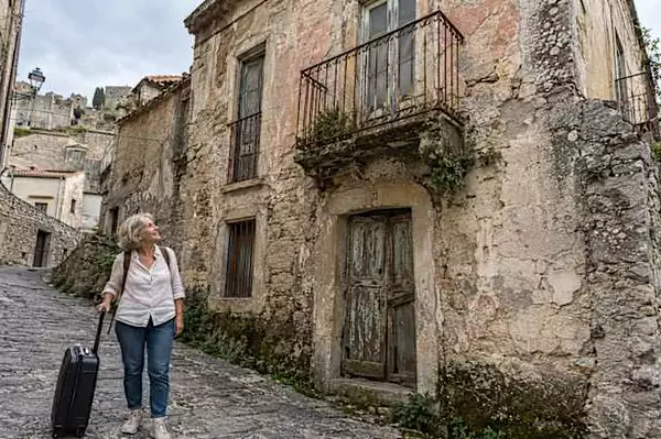 Attica Woman (57) Buys a $1 House in Italy – Take a Look Inside