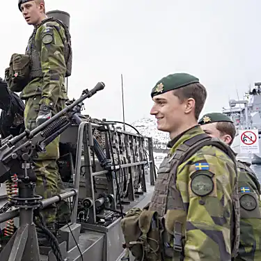 «Αξίζει την αναμονή»: Τα σουηδικά στρατεύματα απολαμβάνουν το άλμα του ΝΑΤΟ