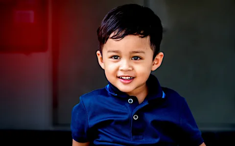 Make your child learn English with this App. Free Trial!