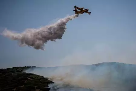 Πυρκαγιά σε χαμηλή βλάστηση στo Ωραιοκάστρο Θεσσαλονίκης - Επιχειρούν εναέρια μέσα