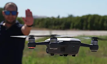 Blade 360 ​​Drone είναι ο καλύτερος Drone που θα πάρετε ποτέ (Super Φτηνές)