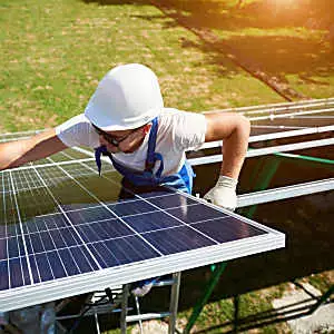 Δείτε πόσο θα κοστίσει η εγκατάσταση ηλιακών συλλεκτών στην Αθήνα
