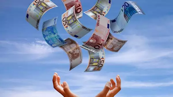 Αυτό μετατρέπει 39 ευρώ το μήνα σε 100.000 ευρώ επιπλέον σύνταξη