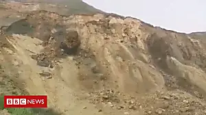 Huge cliff collapse caught on camera