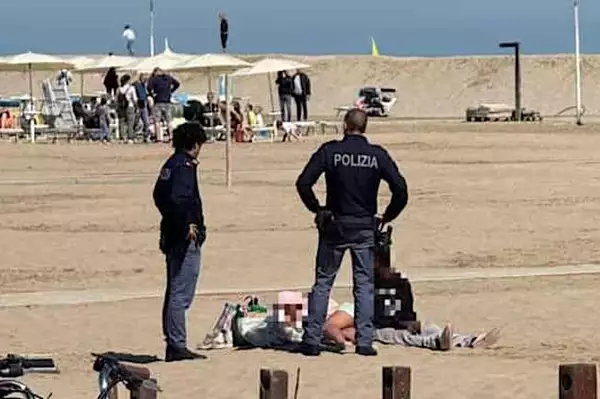 Sesso in spiaggia. Choc per la polizia, ecco chi erano