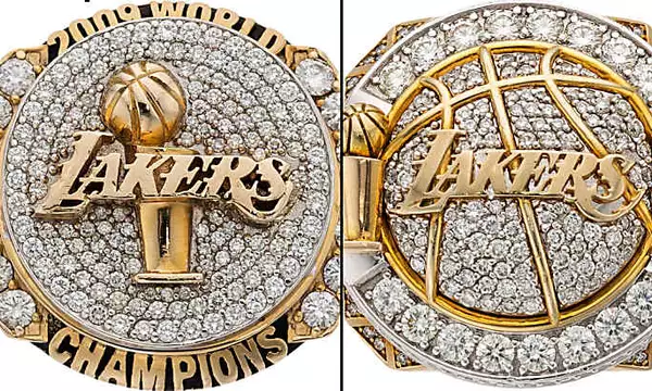 Lamar Odom pawned his championship rings. Now they're expected to be sold at auction for $100,000