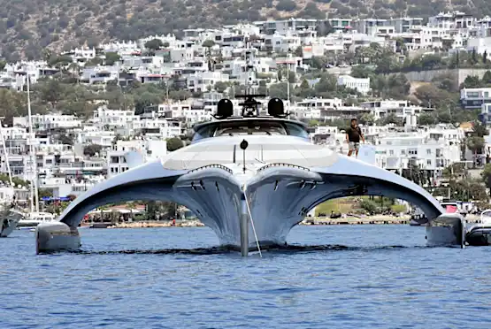 Billionaire Selling the ‘Starfighter’ of Superyachts Billionaire Selling the ‘Starfighter’ of Superyachts