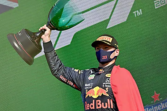 F1: Verstappen gagne aux Pays-Bas et reprend la tête du championnat