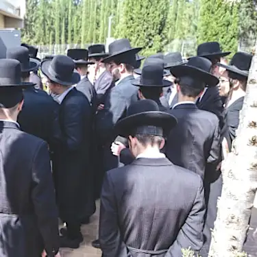 Gov't, attorney general clash over haredi IDF enlistment