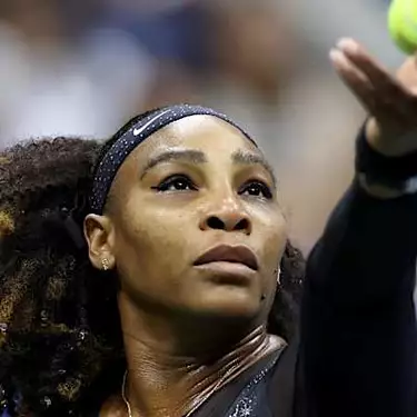 Η Serena Williams έχει αφαιρέσει κύστη σε μέγεθος γκρέιπφρουτ από τον λαιμό