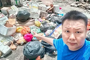 Old Seri Kembangan market has turned into an illegal dumping ground