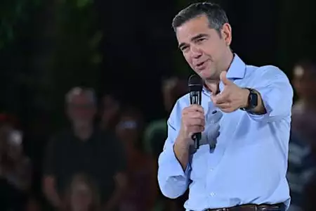 Τσίπρας: Kαμία ανησυχία για τα ποσοστά στις δημοσκοπήσεις - «Παροδική», λένε, η πτωτική «διόρθωση»