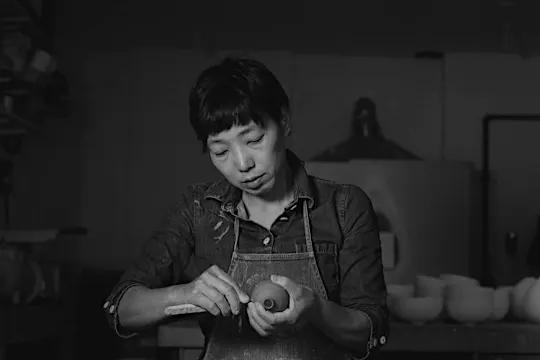 Akiko Hirai: A natural ceramicist in London