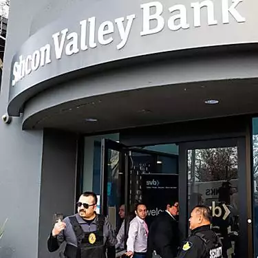 Ο θάνατος της SVB: Γιατί οι ρυθμιστικές αρχές των τραπεζών των ΗΠΑ δεν το είδαν να έρχεται;